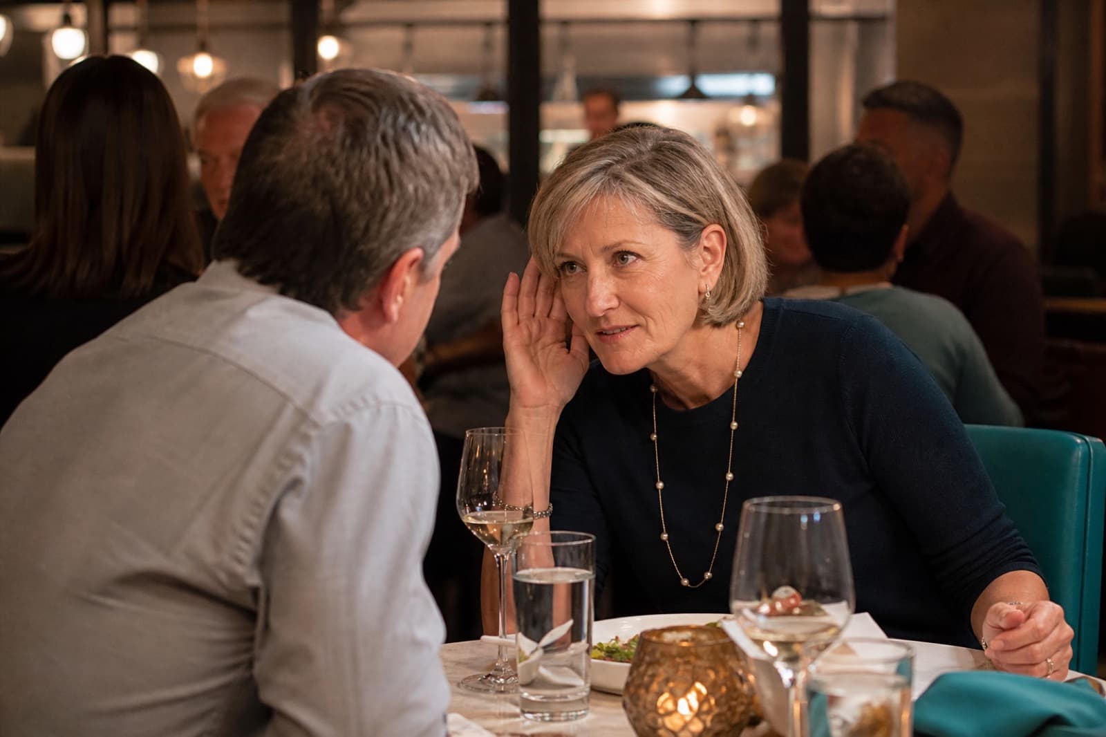 Mieux entendre au restaurant malgré le bruit